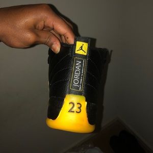 Retro gold university 2020 don’t buy from here comment and I will assist you!